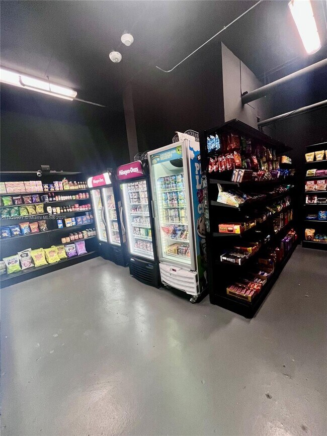 Building Photo - 770 Claughton Island Dr