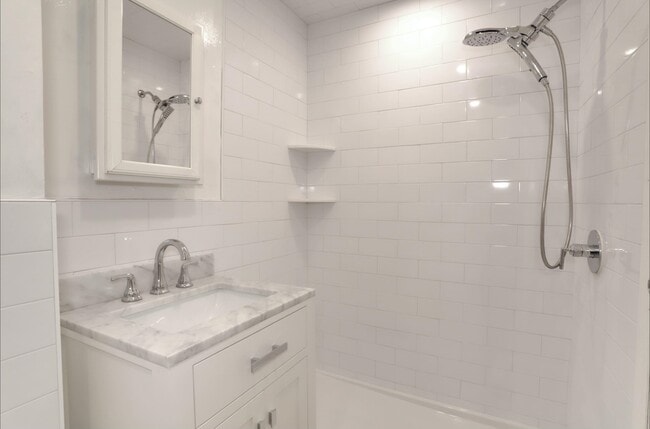 Building Photo - 931 Park Ave