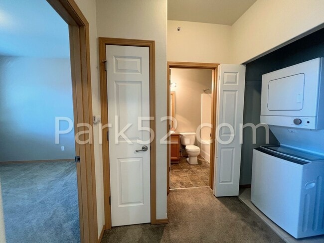 Building Photo - 2 Bedroom Condo in DuPont