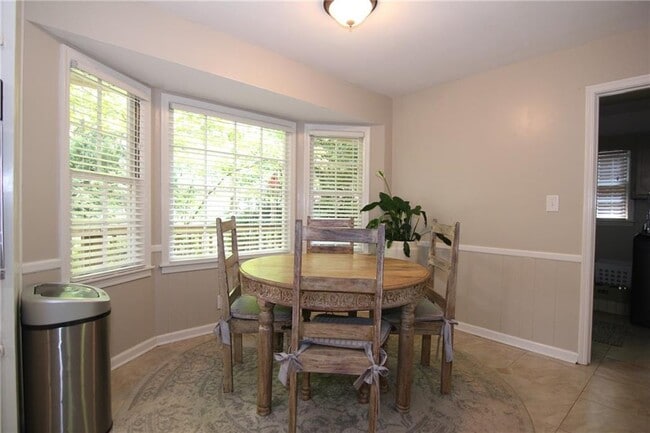Building Photo - 3571 Sunderland Cir NE