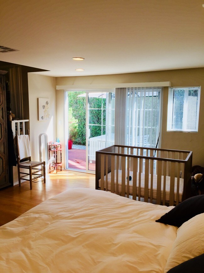 Building Photo - 2329 Clark Ave