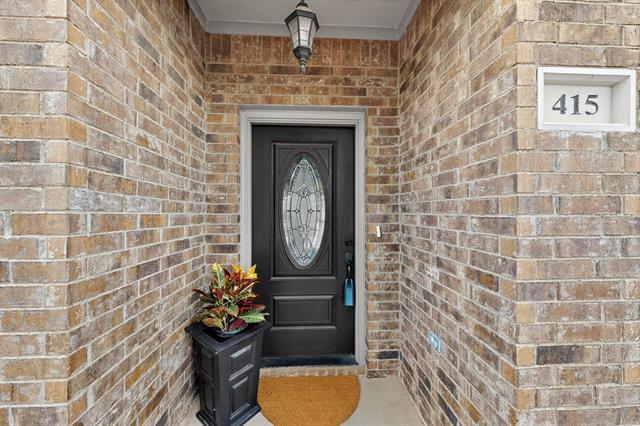 Building Photo - 415 Hidden Ridge Dr