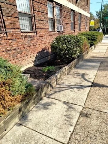 Building Photo - 4725 Chester Ave