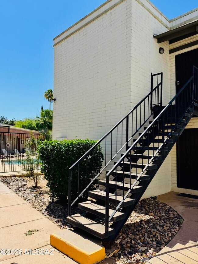 Building Photo - 8450 E Old Spanish Trail