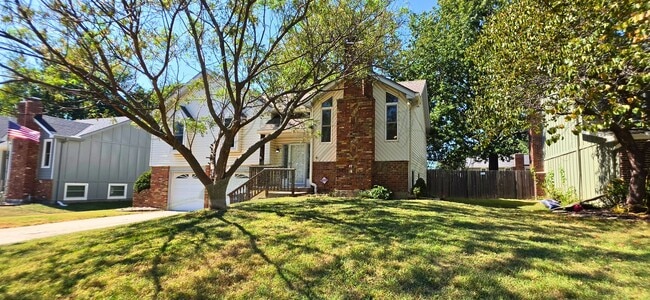 Building Photo - 13944 S Raintree Dr
