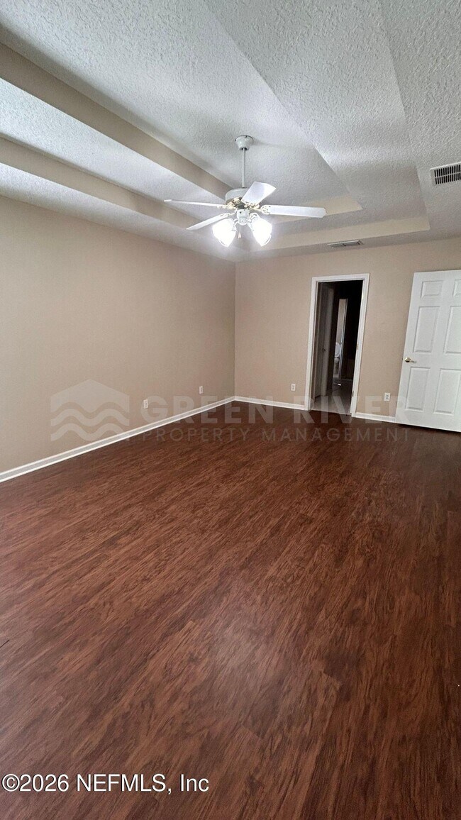Building Photo - 2522 Willow Creek Dr