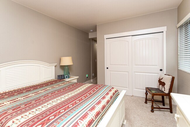 Building Photo - Stunning Flying Horse Patio Home with Stunning Views!!