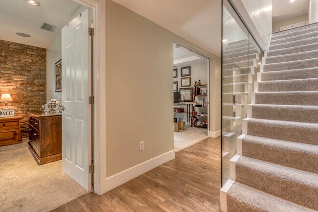 Building Photo - 3805 Keating St