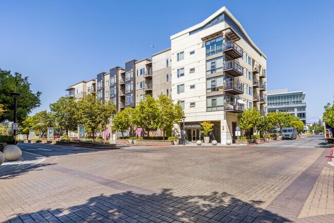 Building Photo - 555 San Antonio Rd