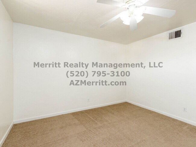 Building Photo - Sam Hughes 4 bedroom, 3 bath home with was...