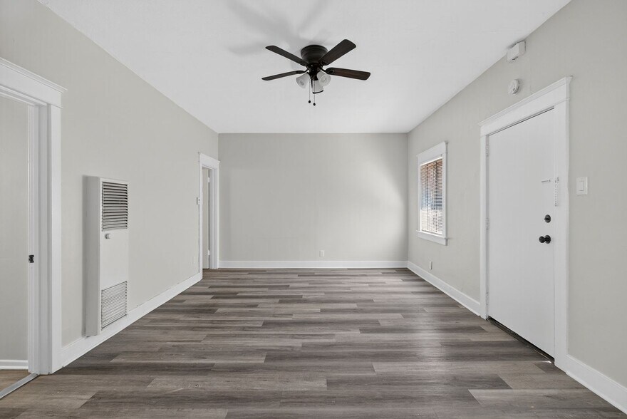 Building Photo - 905 Cherry Ave