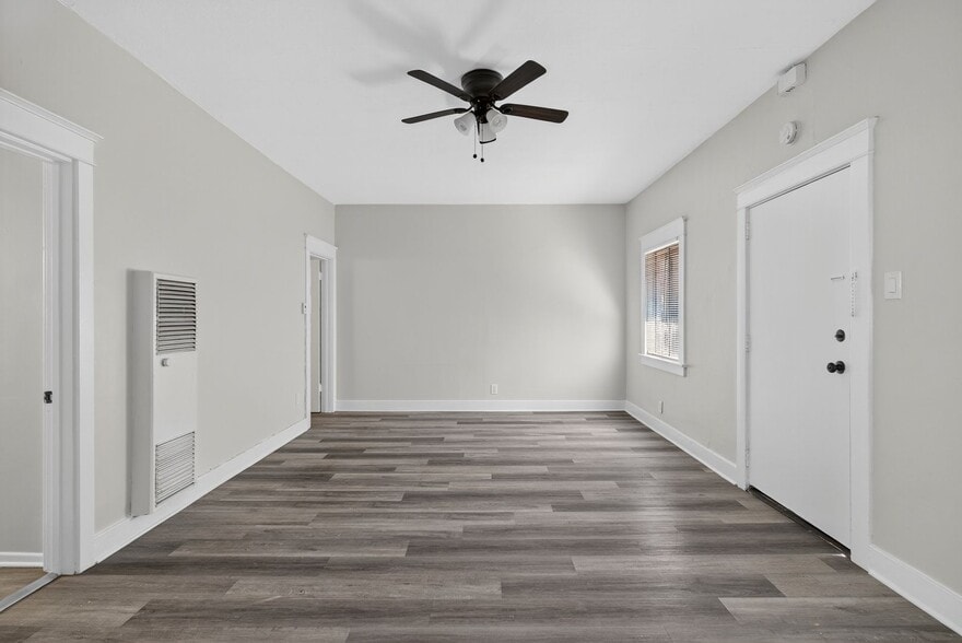 Building Photo - 915 Cherry Ave