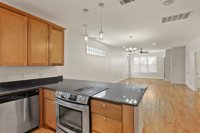 Building Photo - 5219 Richard Ave