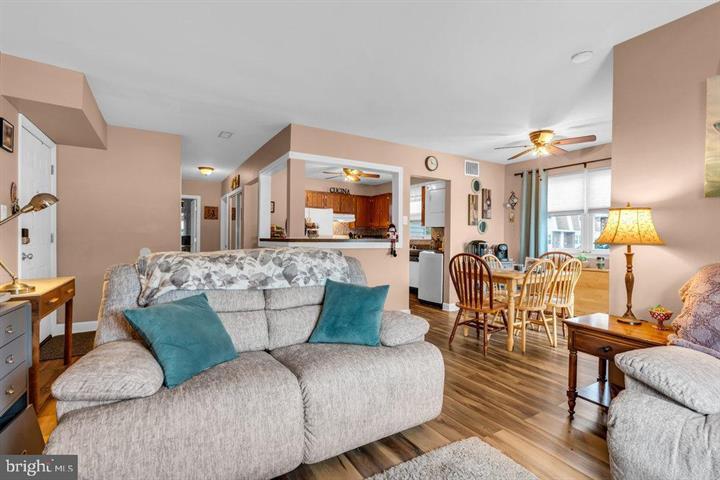 Building Photo - 27 Florence Tollgate Pl