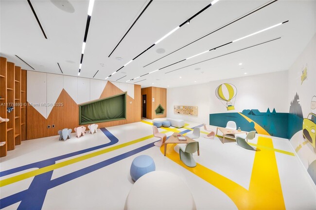 Building Photo - 300 Biscayne Blvd Way