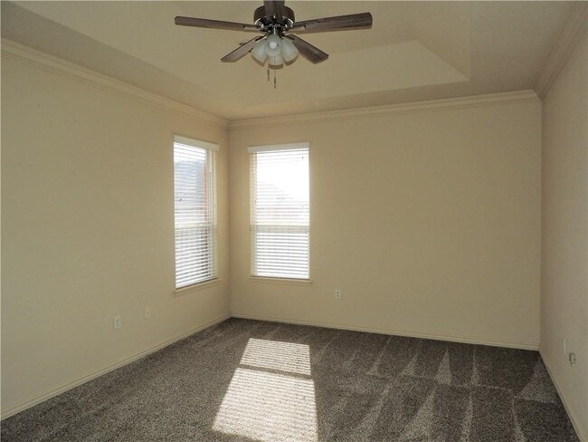 Building Photo - 420 Torino Pl