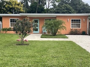 Building Photo - Charming 3Bed 2bath Nestled in the heart o...