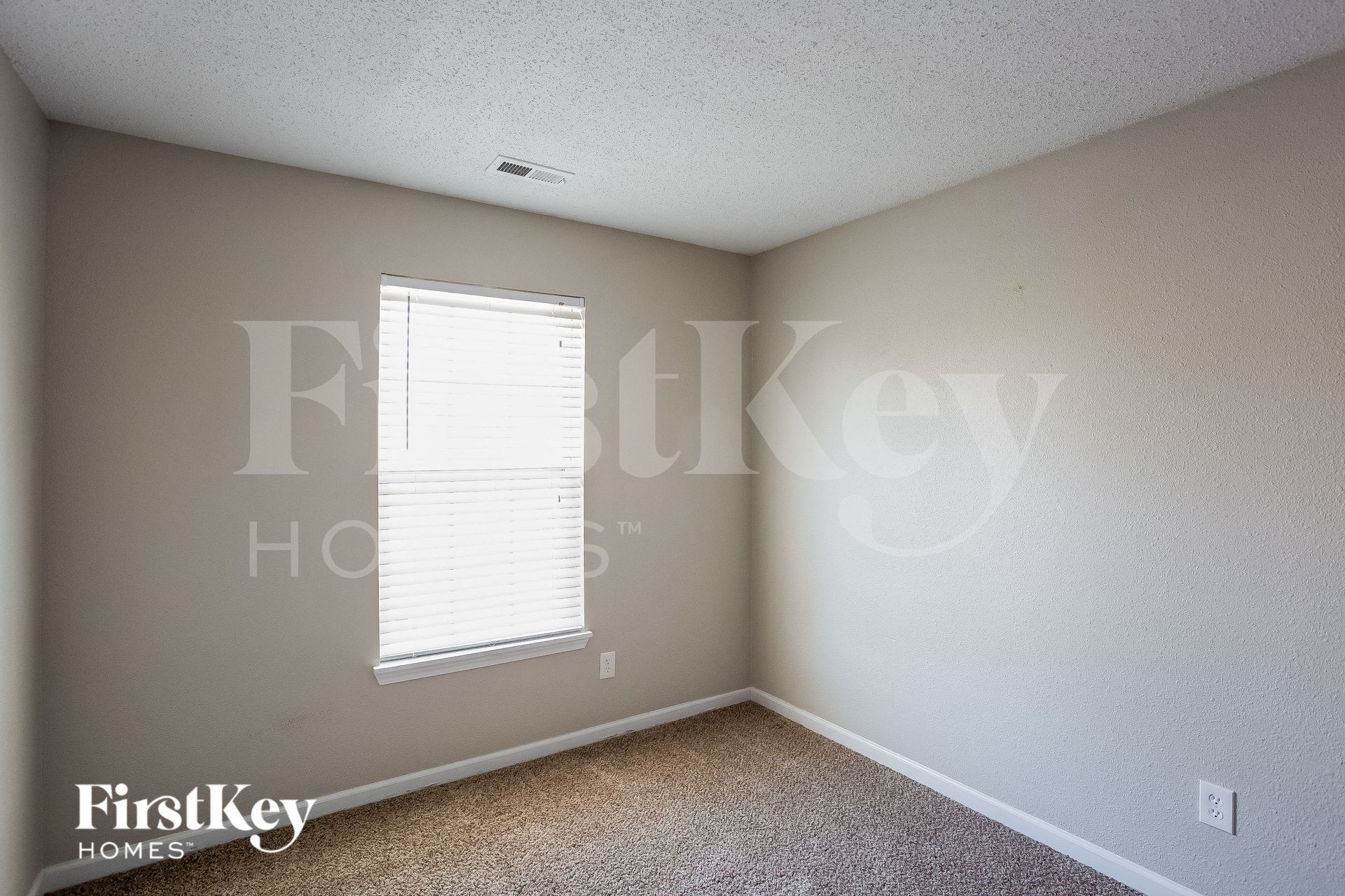 Building Photo - 5967 Liverpool Ln