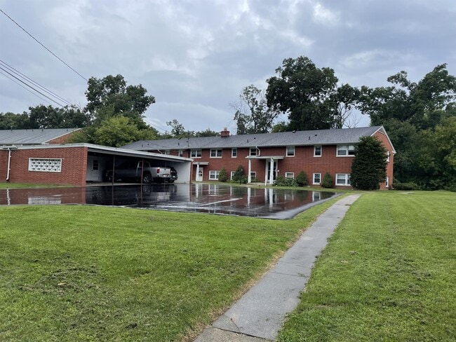 Building Photo - 108 N Brewer Dr