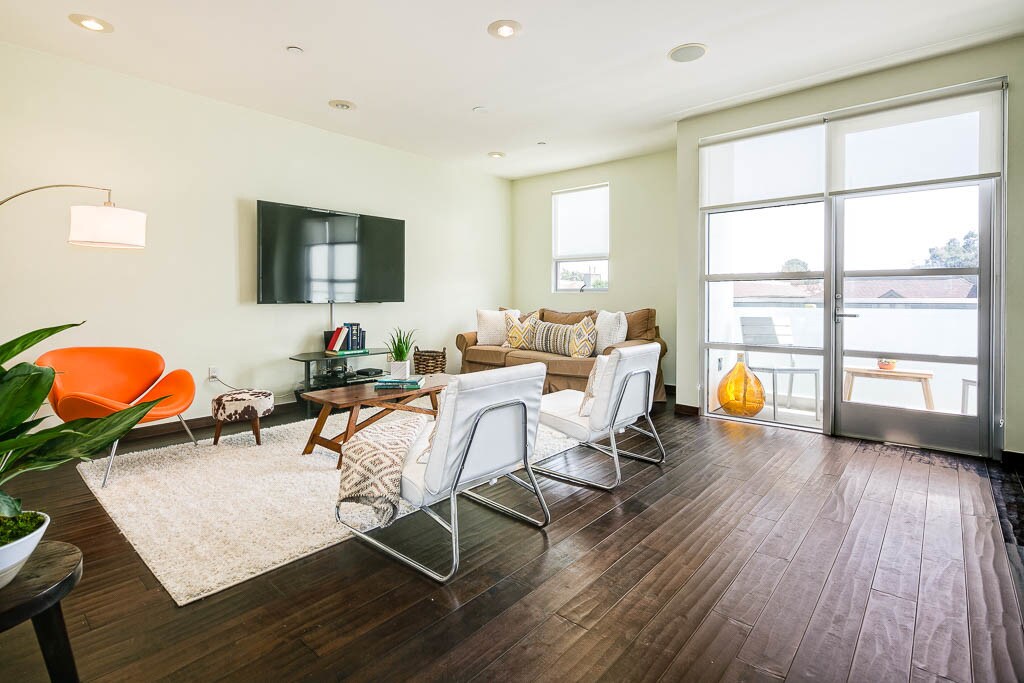 Building Photo - 257 S Hudson Ave