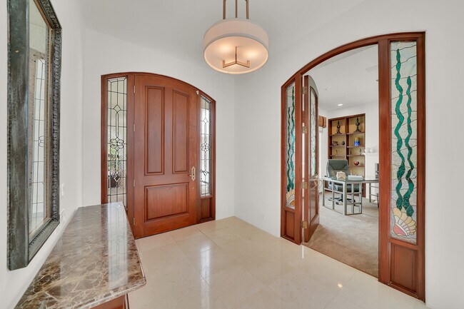 Building Photo - 30 Ritz Cove Dr