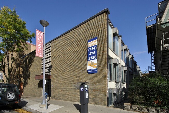 Primary Photo - 307 Thompson St