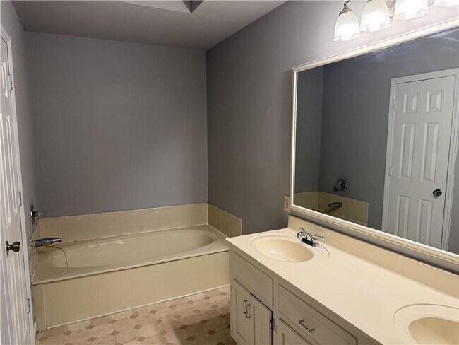 Building Photo - 1270 Morgan Chase Terrace NE