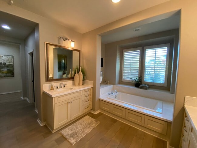 Building Photo - Exceptional Remodeled & Professionally Fur...