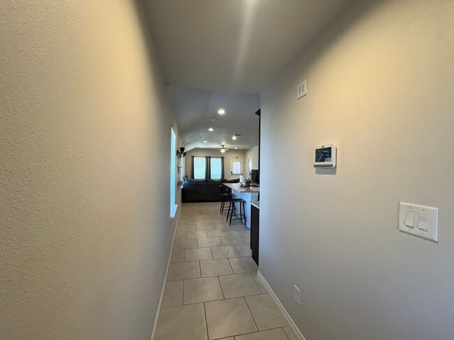 Building Photo - RANCHO VISTA CORNER LOT HOME! DOG FRIENDLY