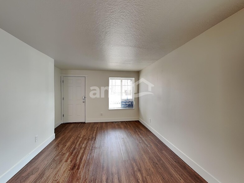 Building Photo - 16986 SW Steele Way