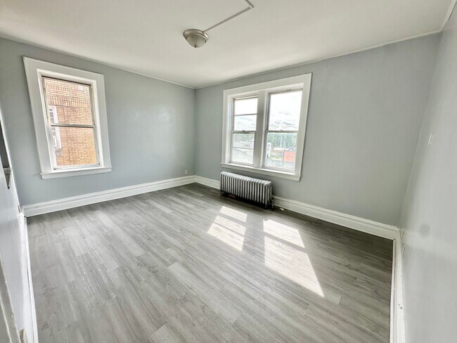 Building Photo - 94 Fairmount Terrace