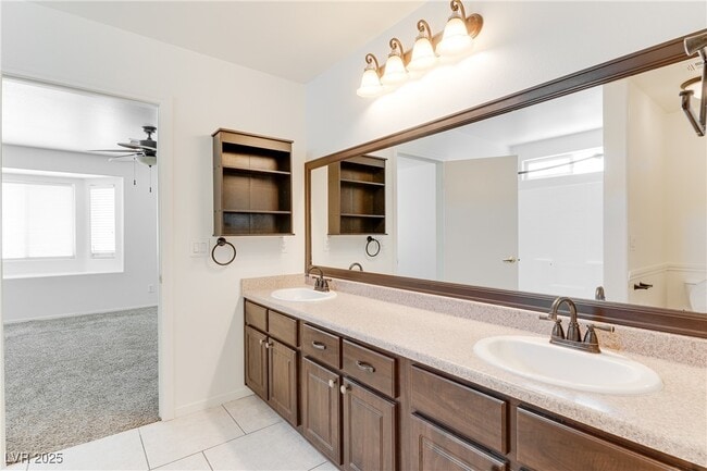 Building Photo - 10225 Clarks Creek St