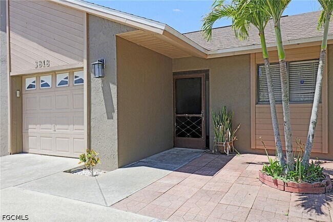 Building Photo - 3818 SW 7th Pl