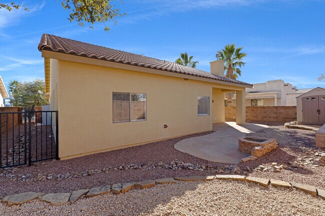 Building Photo - 5427 Cedar Springs Dr