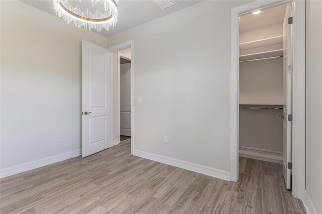 Building Photo - 4470 Gramercy Dr
