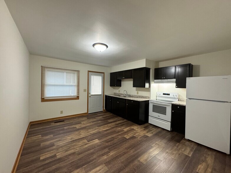 Building Photo - 2512 Henry Ave