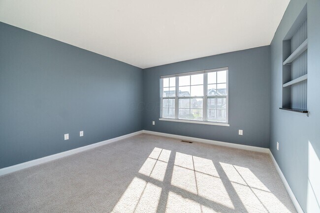 Building Photo - 4032 Stonehill Wy