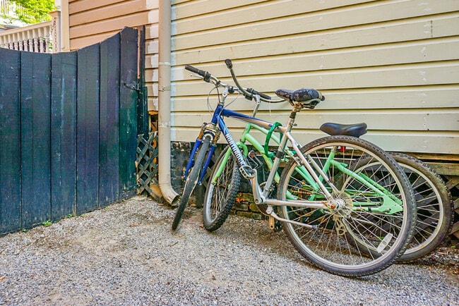 Building Photo - 6 Wentworth St