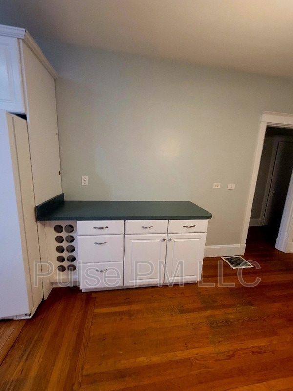 Building Photo - 2222 Oakland Ave