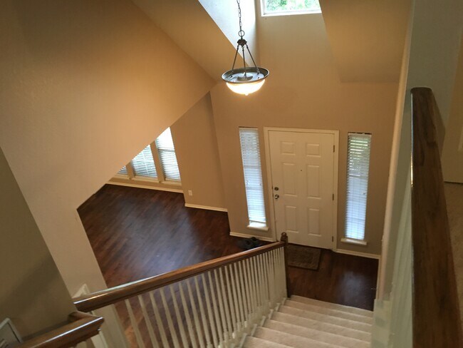 Building Photo - 4201 W Kent St