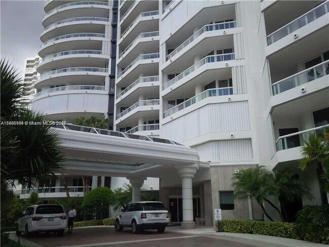 Building Photo - 21050 Point Pl