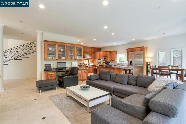 Building Photo - 2851 Spring Creek Ln