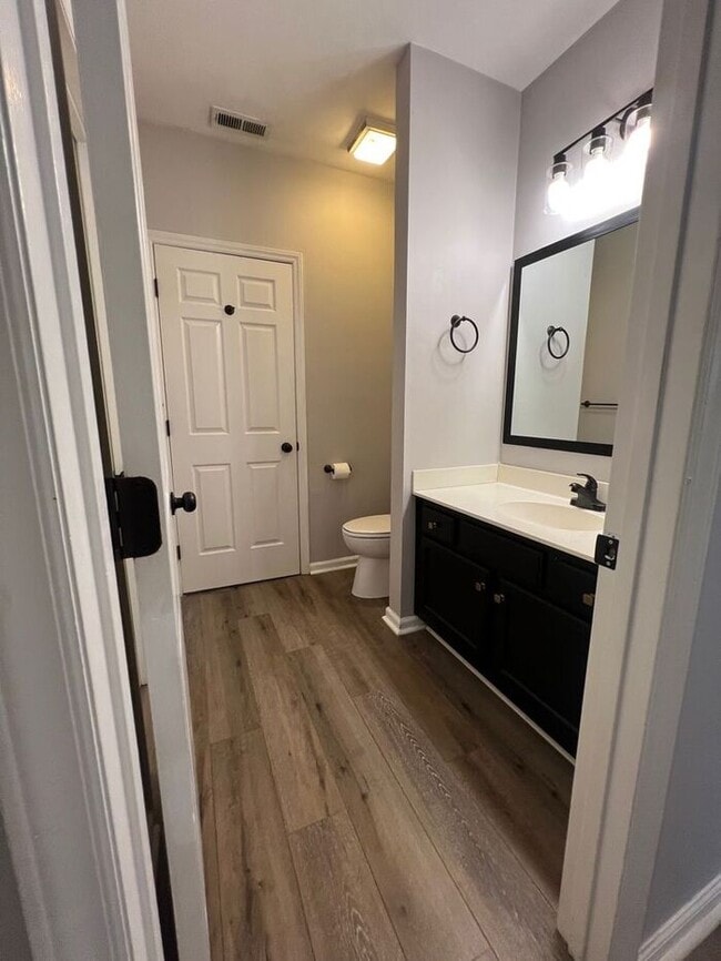 Building Photo - T.R. Lawing Realty Property