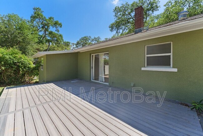 Building Photo - 4939 Woodland Dr