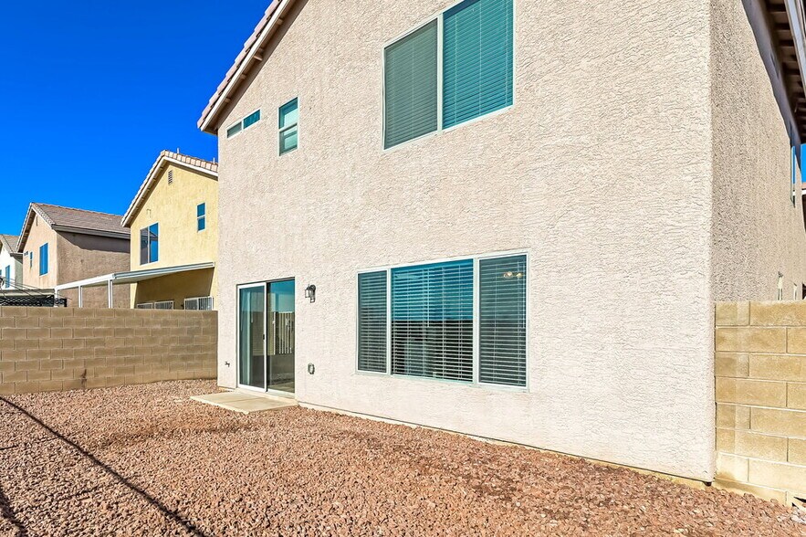 Building Photo - 3499 Greenwood Springs Dr