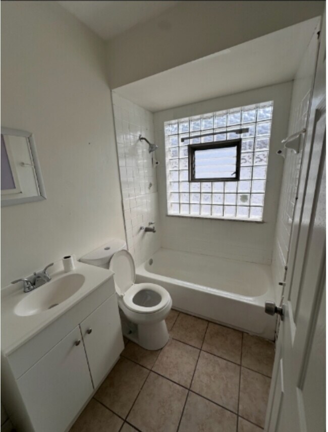 Building Photo - 4914 Alcott Ave