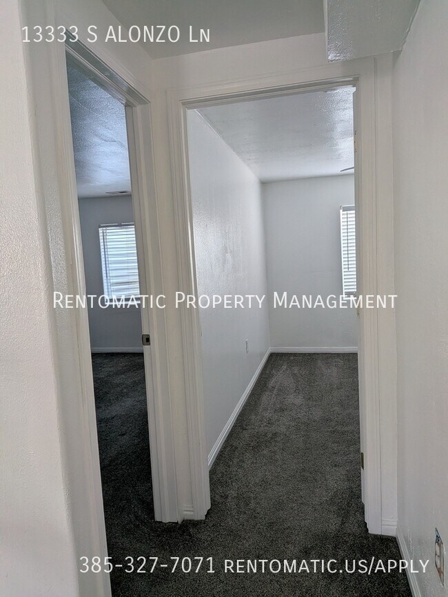 Building Photo - 13333 Alonzo Ln