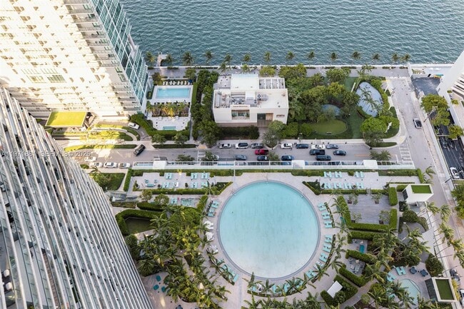 Building Photo - 480 NE 31st St