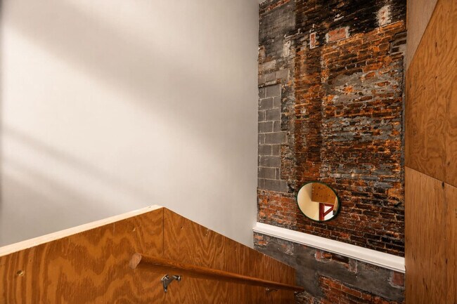 Building Photo - 1429 Elm St