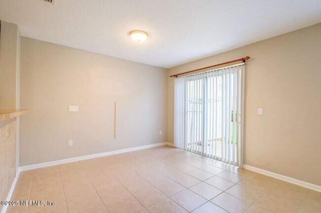 Building Photo - 1500 Calming Water Dr